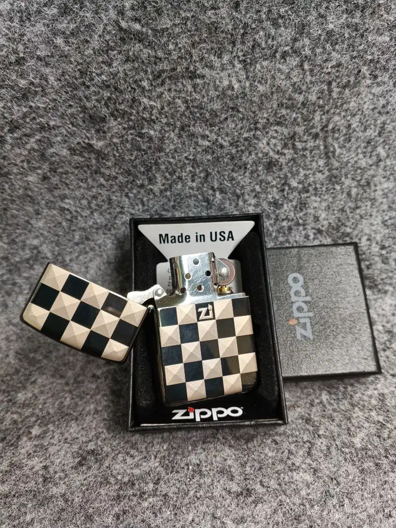 Korek Api Minyak Zippo Motif Catur (Grade Ori)