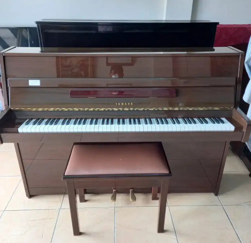 piano yamaha LU80PM