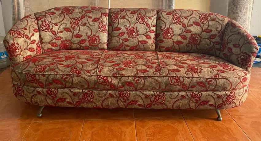 Sofa ruang tamu