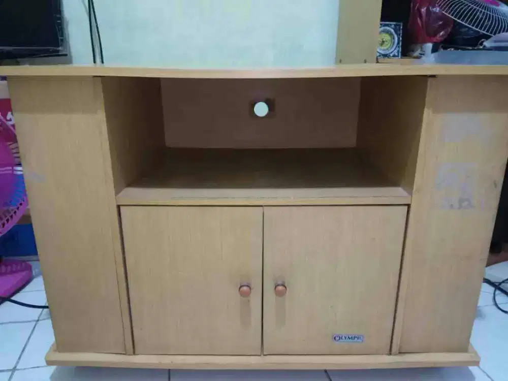 RAK TV 2 PINTU+4 RODA MULUS SECOND