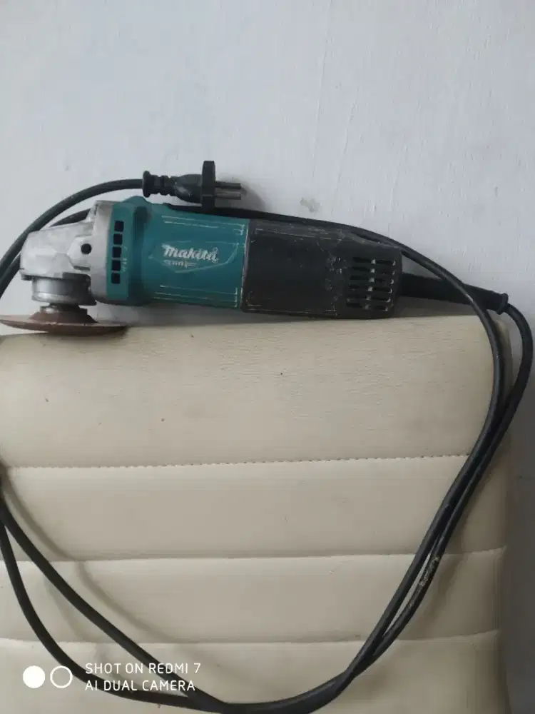 JUAL MESIN GRINDA MERK  MAKITA  M0900