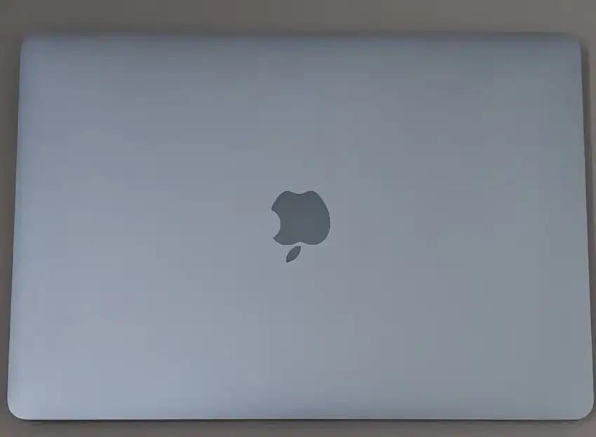 Apple macbook pro M1 ram 8 ssd 256