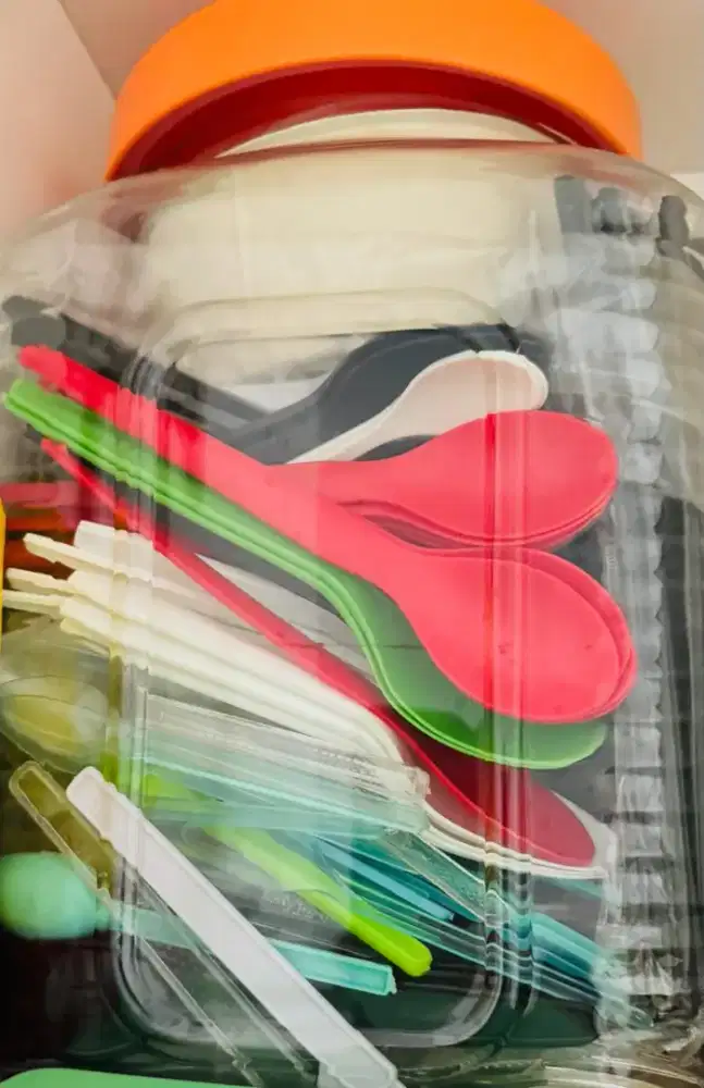 Sendok plastik berbagai merk