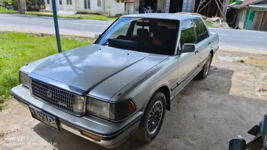 TOYOTA CROWN ROYAL SALOON 1989 MATIC