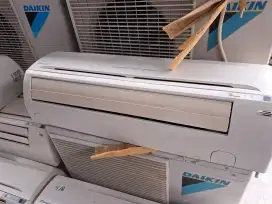 Di jual AC Daikin thailand 1 pk. Garansi 6 bulan.