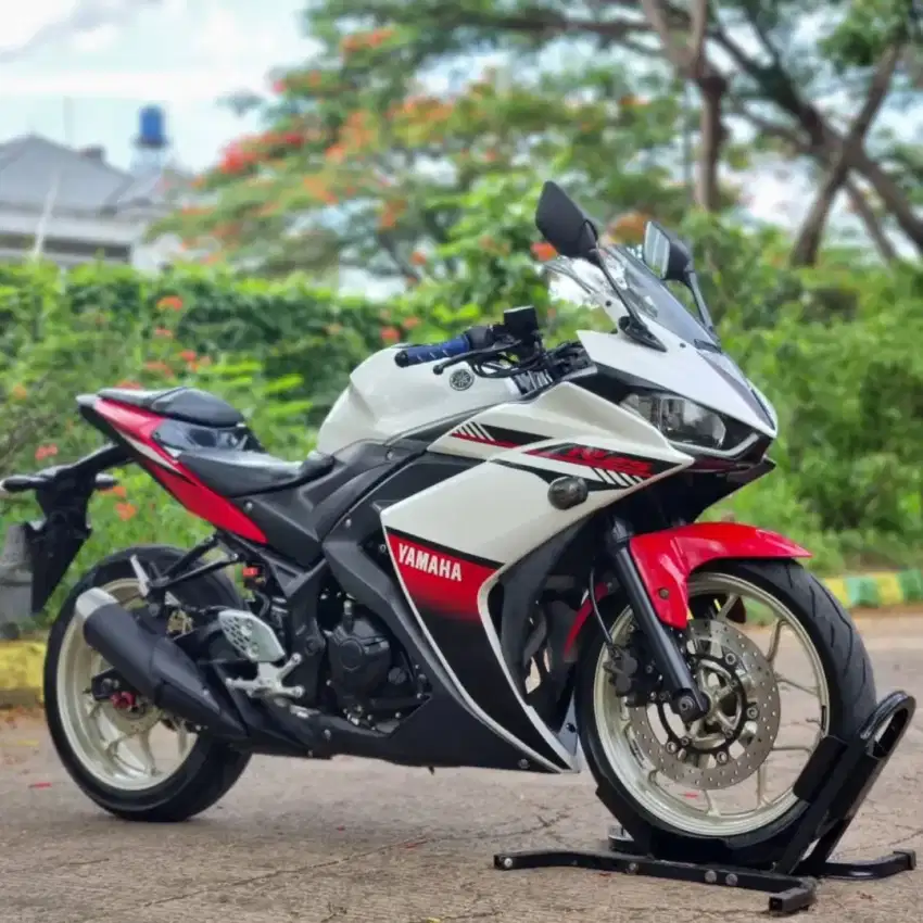 YAMAHA R25 TAHUN 2016 MERAH PUTIH PAJAK ON PANJANG UNIT RAWATAN