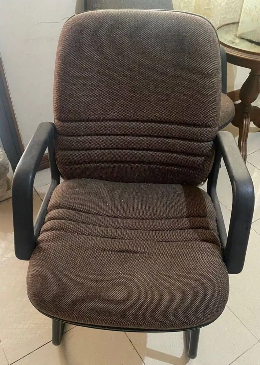 Kursi Kantor Hadap
