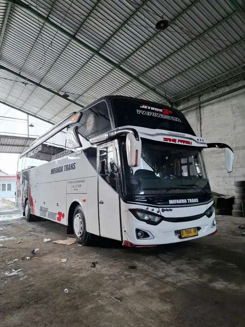 Dijual Bus Hino RK8 R260 Airsuspensi Tahun 2019 asli Pariwisata