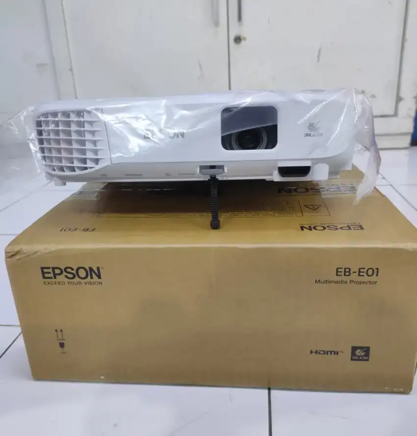 (BARU) Proyektor Epson EB E01 Pengganti Epson E500 new