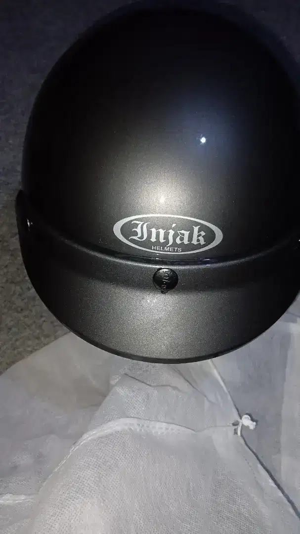 Helm injak size L