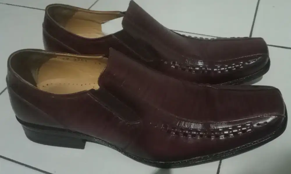 Sepatu pantofel buccheri