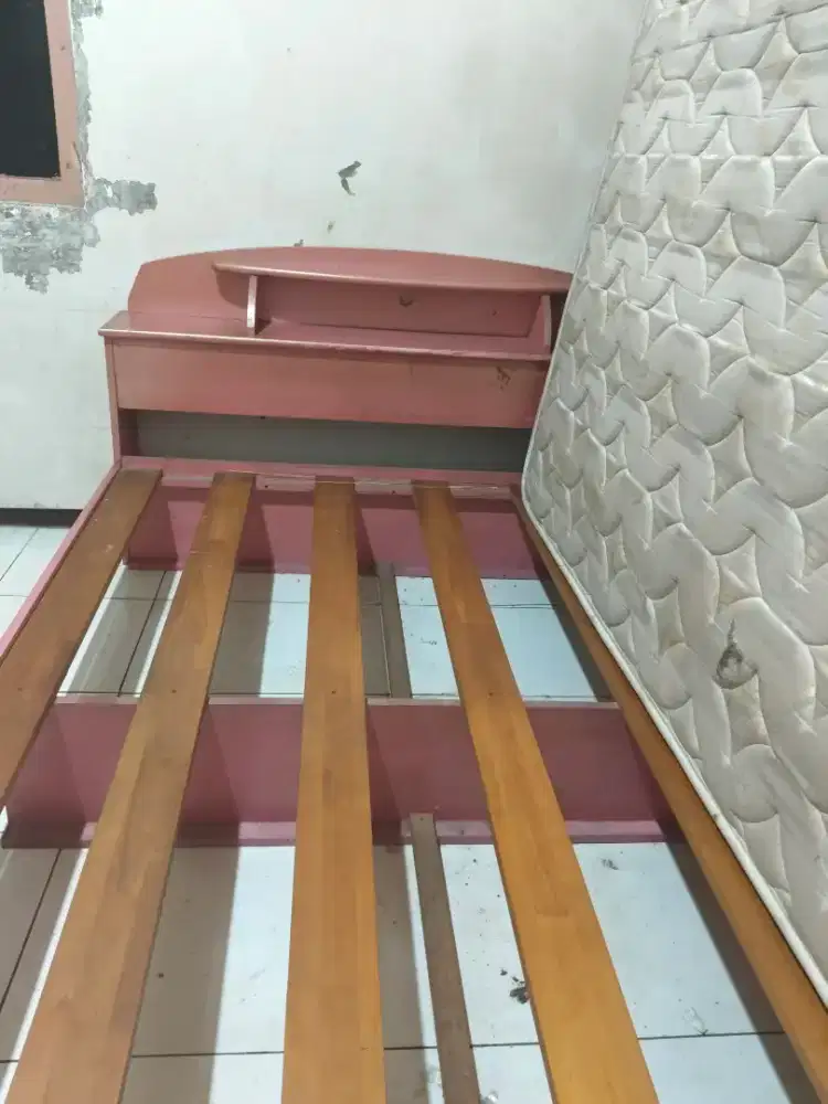 Dijual dipan tempat tidur