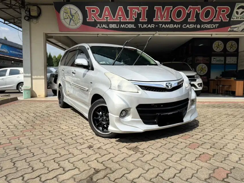 Toyota Avanza 1.5 Veloz AT Silver 2013