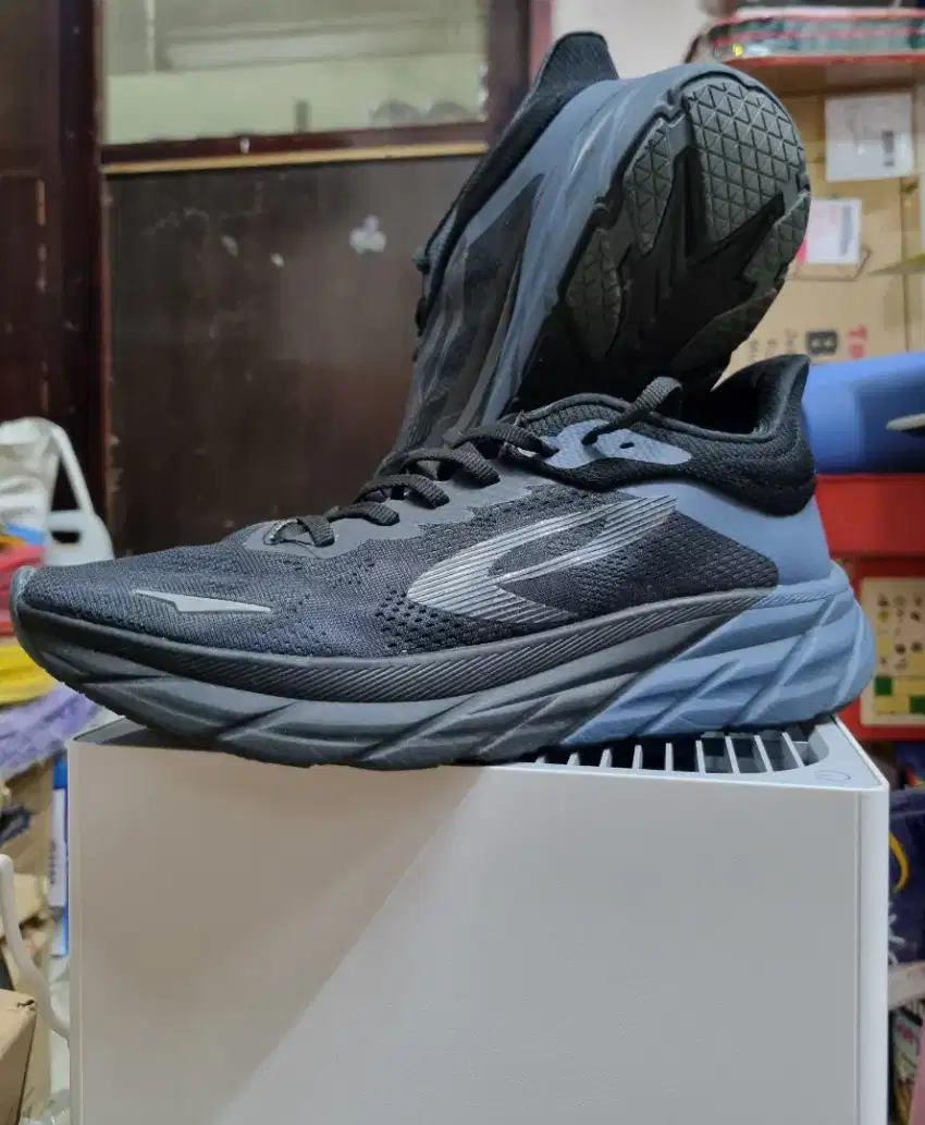 Sepatu Lari
910 Fuuto Revenge
- 41