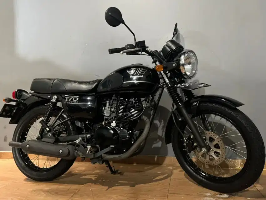 KM 7RB !! KAWASAKI W175 SE BLACK STYLE TAHUN 2022 SUPER ISTIMEWAH