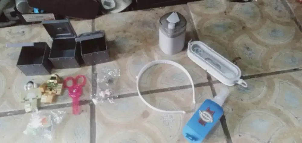 Slhkn plh slh 1 paket dr mainan ank2 atau sblh nya murah sj cpt dpt