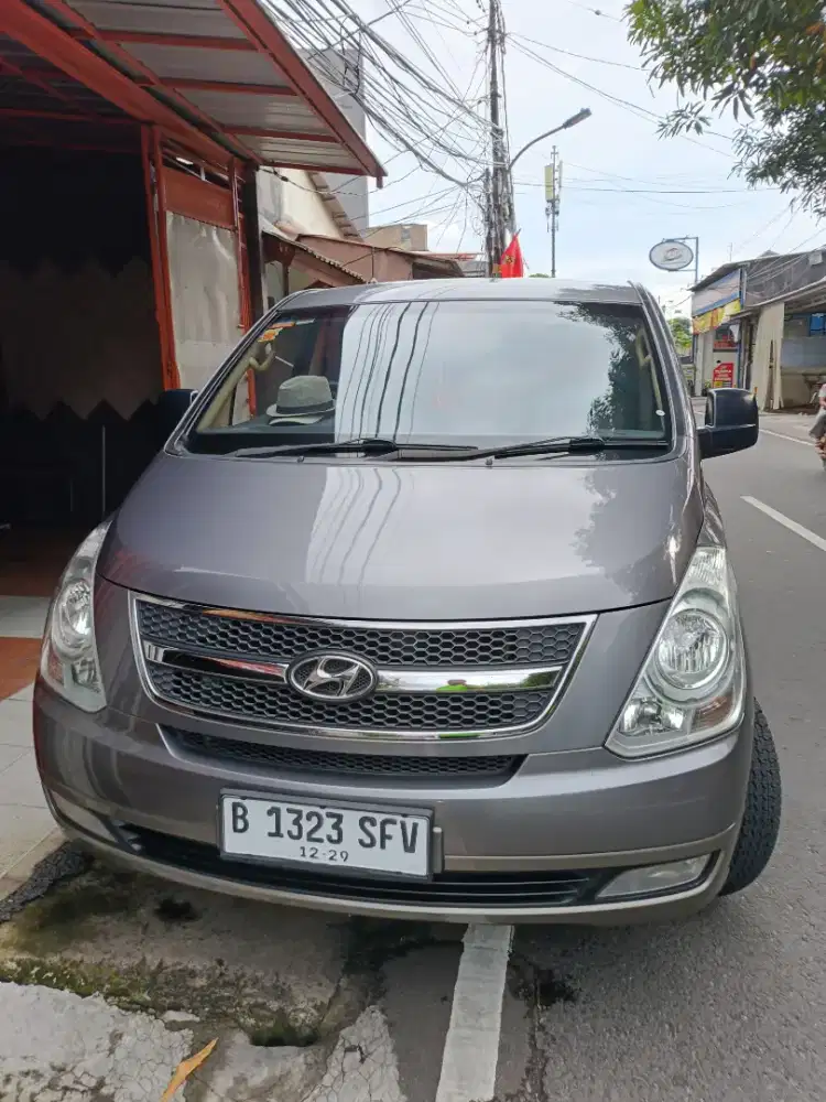 Hyundai H1 bensin 12 seat tangan 1 dari baru