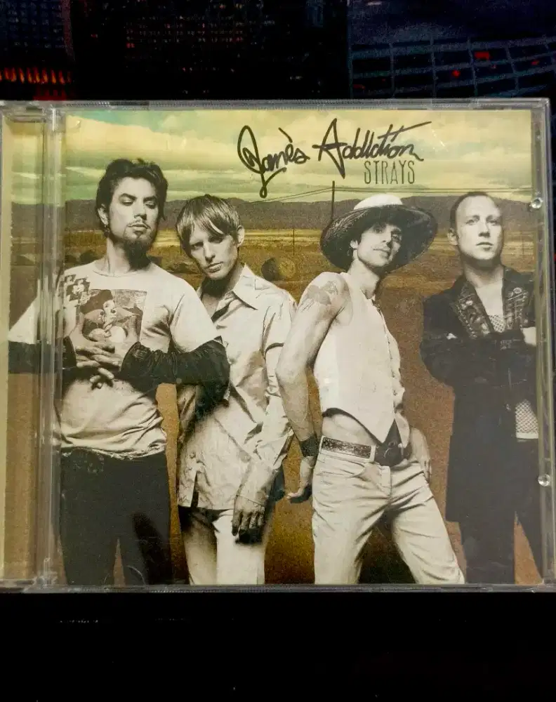 CD Signed by JANE'S ADDICTION (di tanda tangani mrk) SUPER LANGKA.