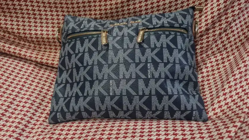 Dompet Pouch MK