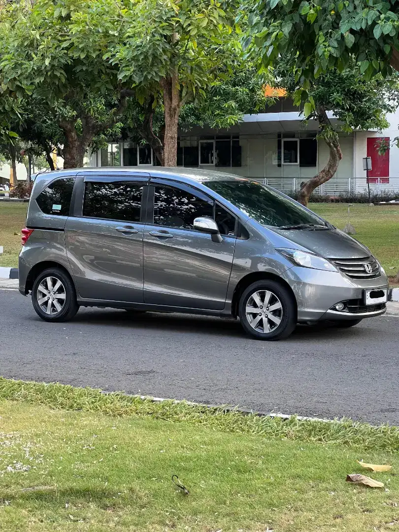 Honda freed psd 2011 pajak baru