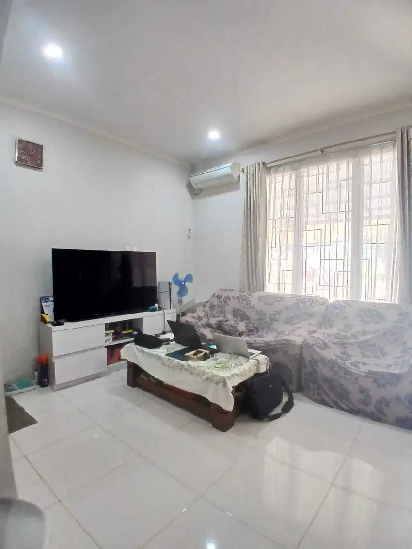 Dijual Rumah siap huni di Viola Residence Graha Raya, Tangerang City