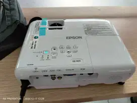 Di beli proyektor