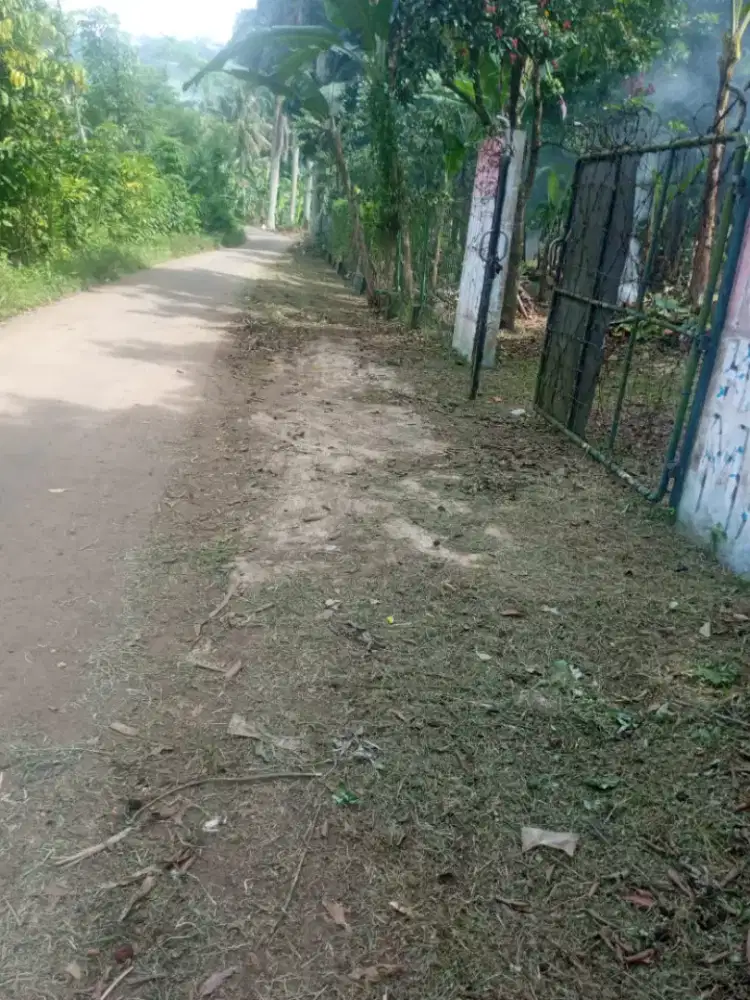 Di jual lhan tanah darat pinggir jln lt 2 h sudah phar keliling