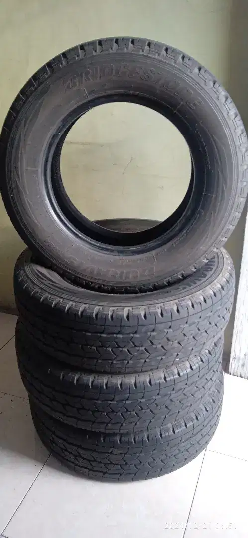 Jual ban copotan merk Bridgestone duravis 205/70/15. R624