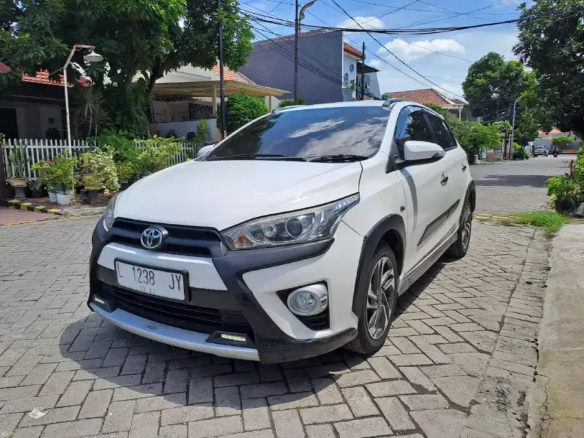 Toyota YARIS heykers Sportivo CVT putih 2017