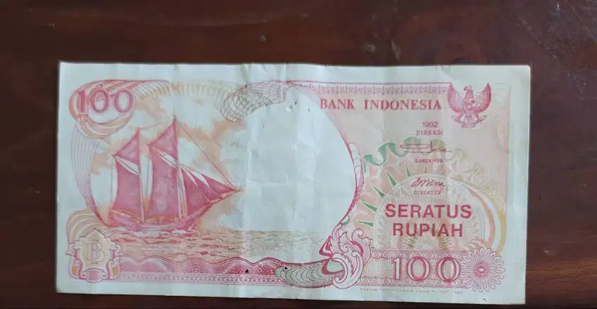 Sangat Antik Uang Kertas Lama 100 Rupiah Edisi Perahu Pinisi Tahun 92