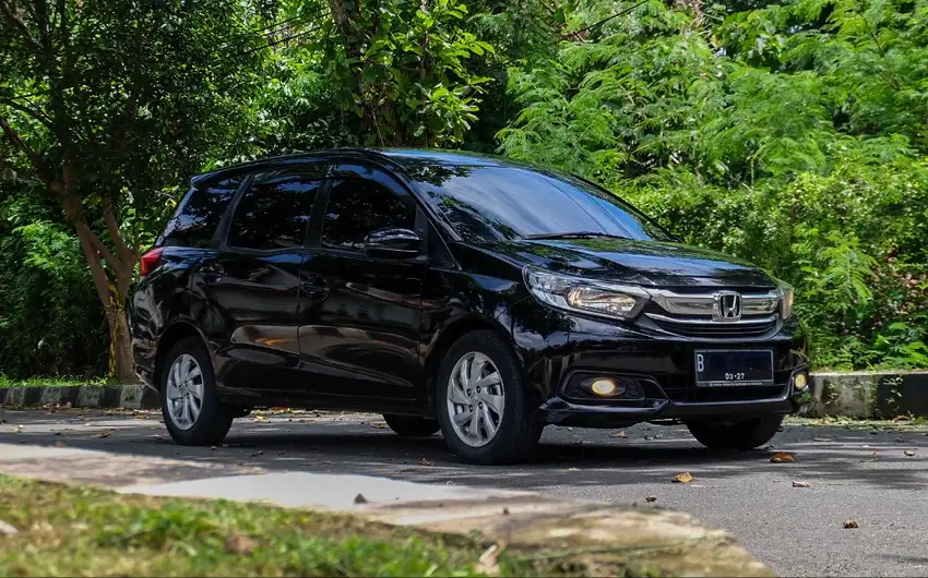 [DP RINGAN START 20 JUTA] Honda Mobilio 1.5 E a/t 2017 (Hitam)