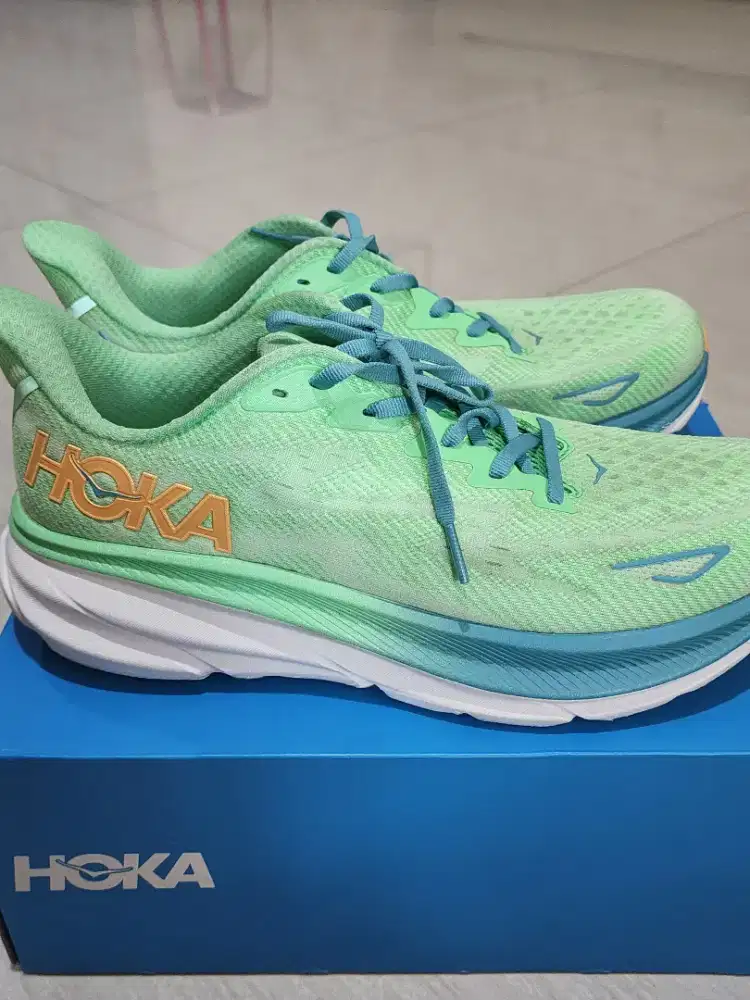 Hoka Clifton 9 Men size 10.5