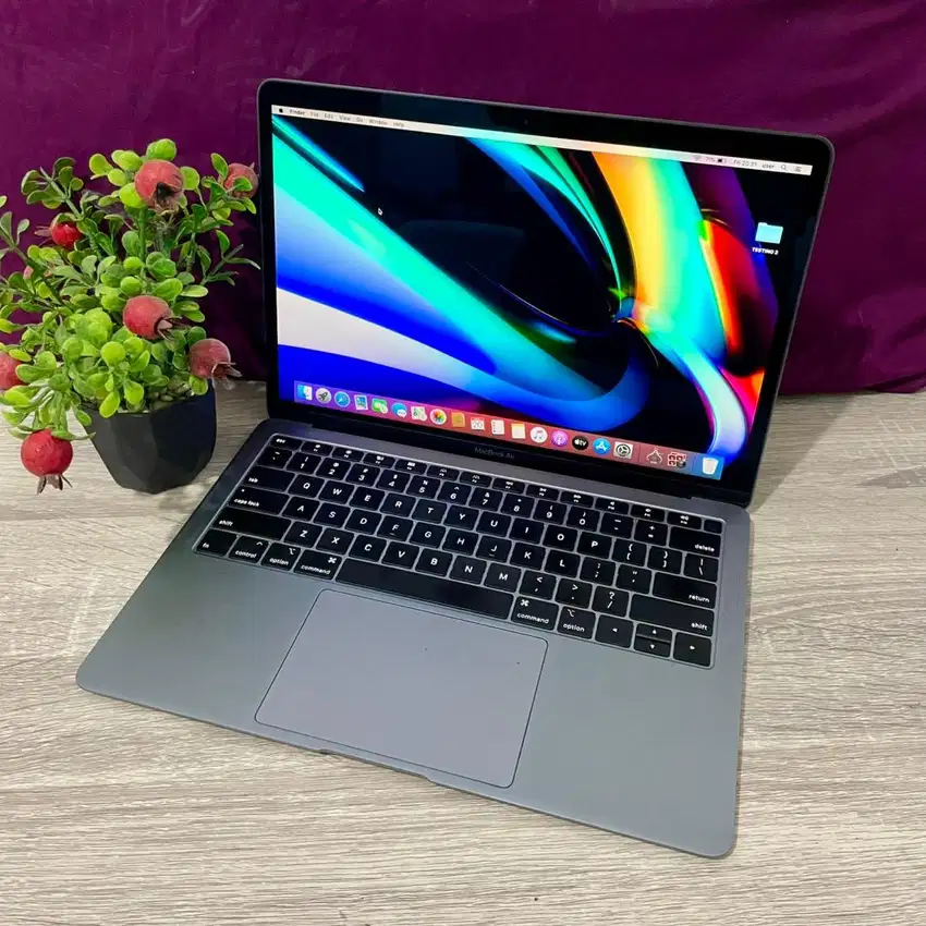 MacBook Air 2019 i5 8/256