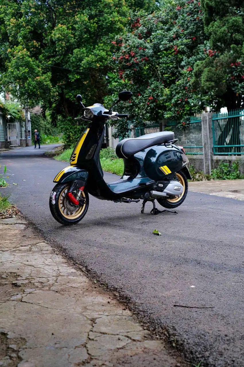 PIAGGIO VESPA MATIC SPRINT RACING SIXTIES 2020 BISA KREDIT