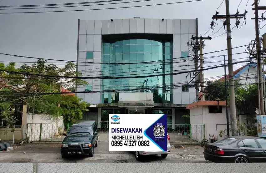 Disewakan Gedung 3 lantai ex-Restaurant di Jalan Tegalsari - Surabaya