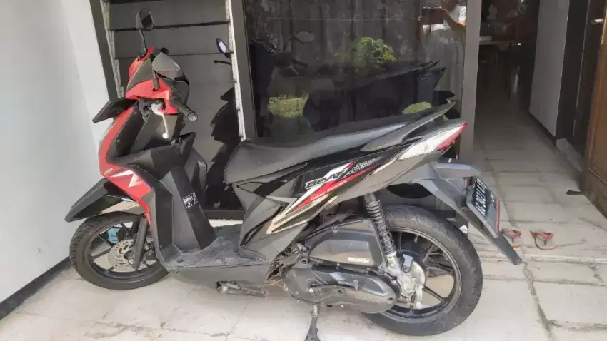 Honda beat tahun 2021 merah