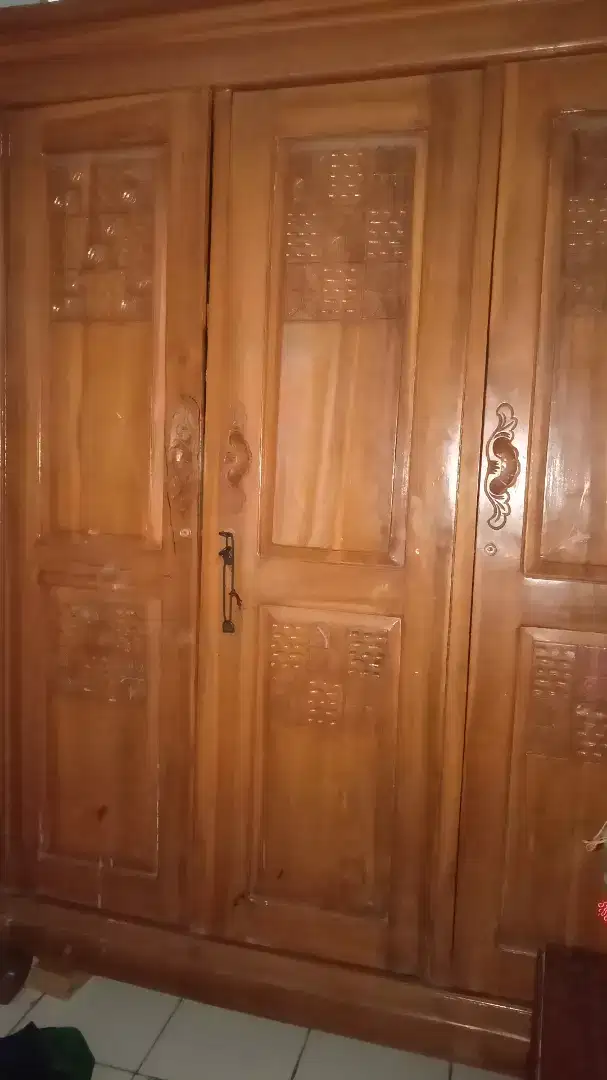 Lemari Pakaian Kayu Jati 3 Pintu