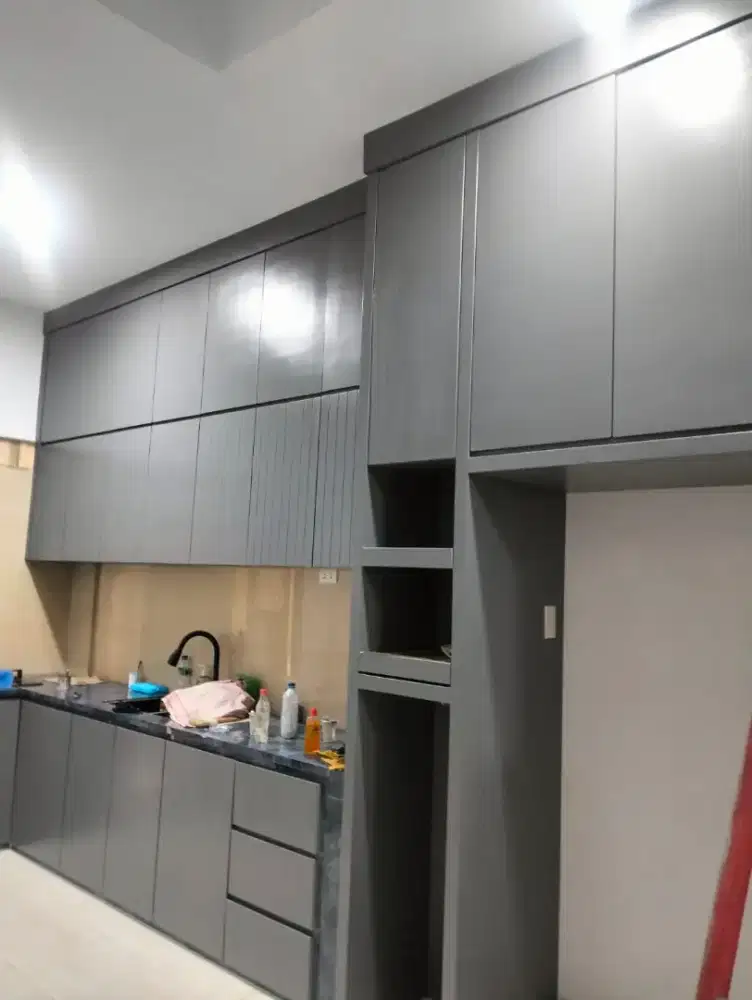 Kitchen set tempahan, Lemari gantung dapur