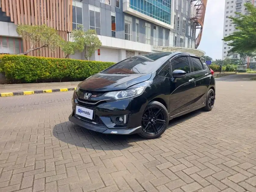 Honda Jazz 1.5 RS Bensin-MT 2015 Hitam /