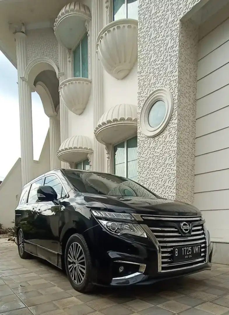 Nissan Elgrand 2014 matic hitam