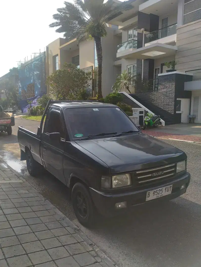 Isuzu Panther Pickup