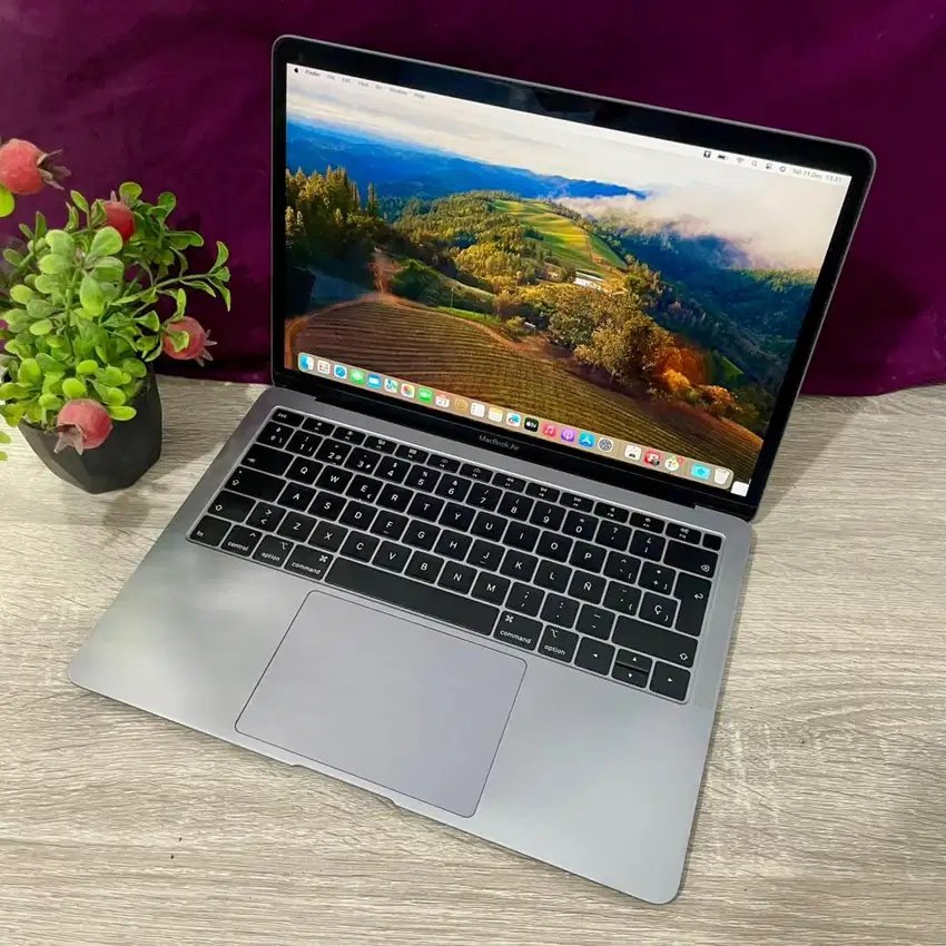 MacBook Air 13inch 2018 i5 16/512