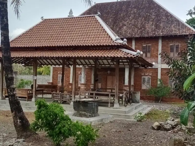 VILLA KONSEP ETNIK JAWA