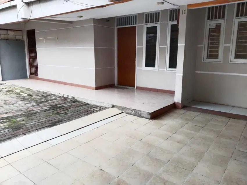 Rumah rapi dan terawat siap huni, strategis area Johar Jakarta Pusat