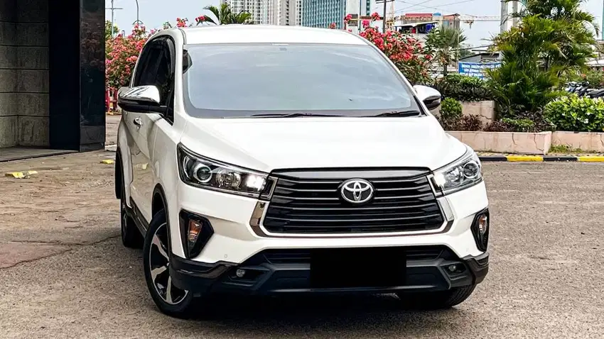 TOYOTA INNOVA VENTURER 2.4 A/T  DIESEL 2021 White