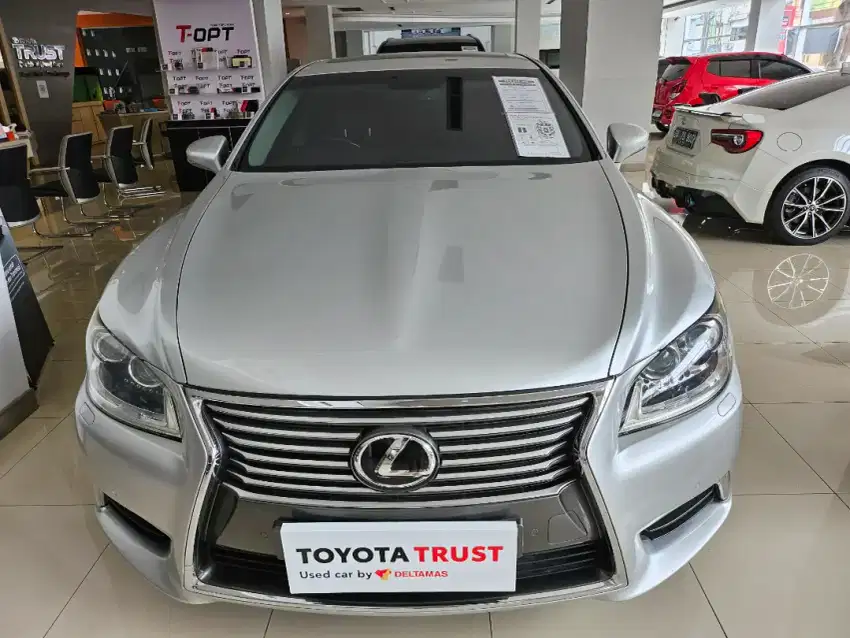 Lexus LS 460 a/t tahun 2012. Odo 5x.xxx