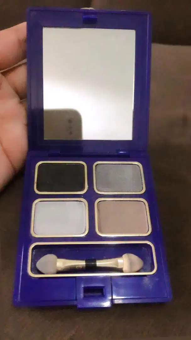 Inez color eyeshadow