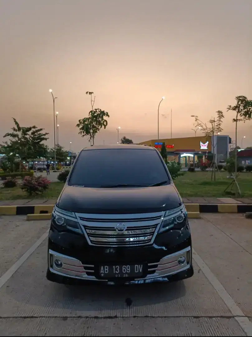 Nissan Serena 2015