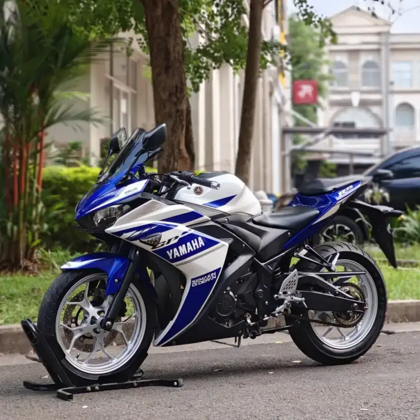 YAMAHA R25 BLUE GP 2015 LOW KM KONDISI GRESS PAJAK HIDUP