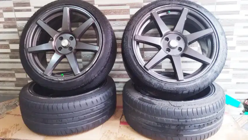 VELK HSR R18 & Ban Luar Accelera 215x40x R18